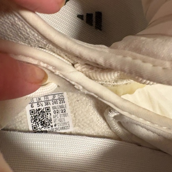 Yeezy 2022 Adidas Cream and White Sneakers - Picture 3 of 3